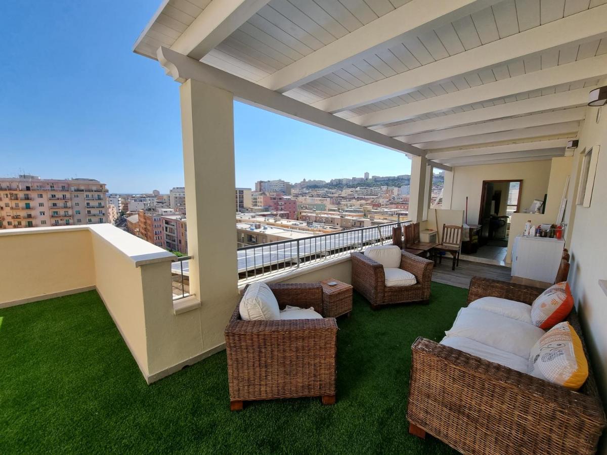 Attico Panoramico Cagliari Apartment Luaran gambar