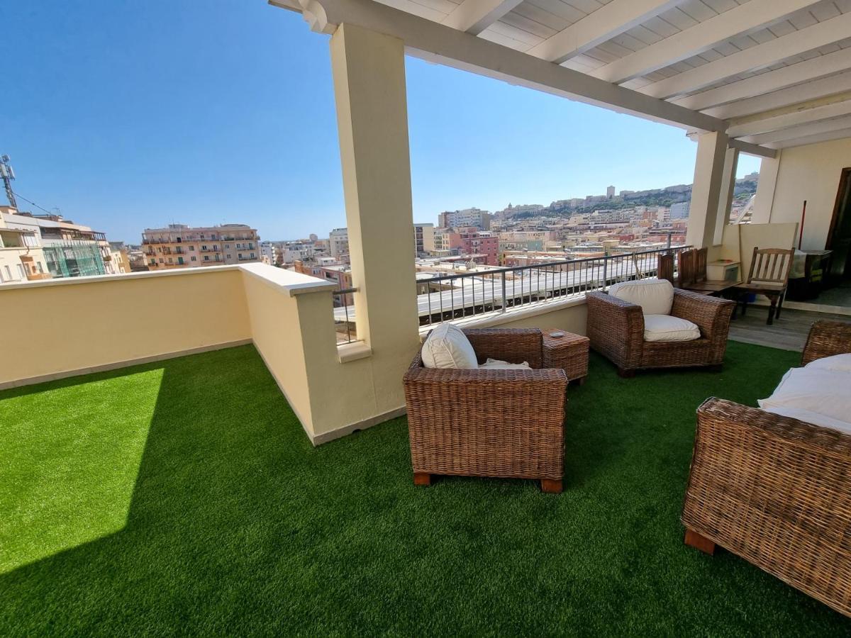 Attico Panoramico Cagliari Apartment Luaran gambar