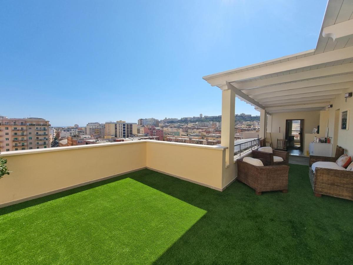 Attico Panoramico Cagliari Apartment Luaran gambar